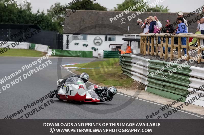 Vintage motorcycle club;eventdigitalimages;mallory park;mallory park trackday photographs;no limits trackdays;peter wileman photography;trackday digital images;trackday photos;vmcc festival 1000 bikes photographs